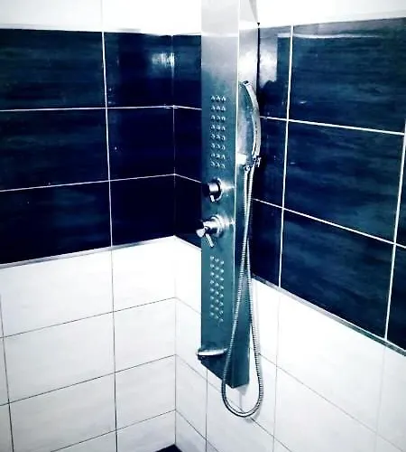 Lux アパート レスコヴァツ