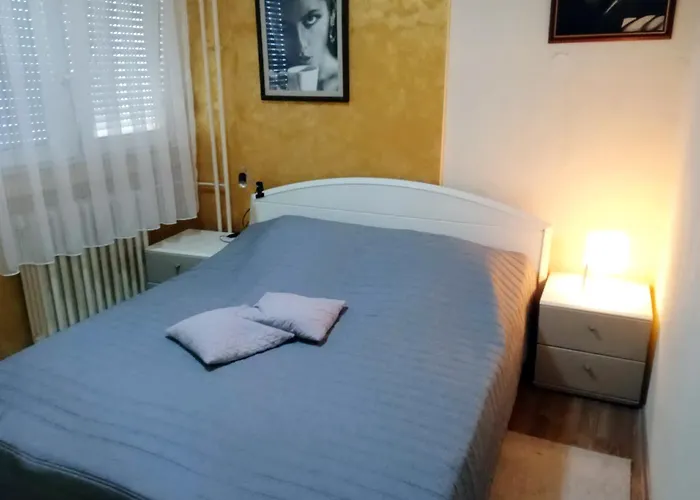 Lux レスコヴァツ